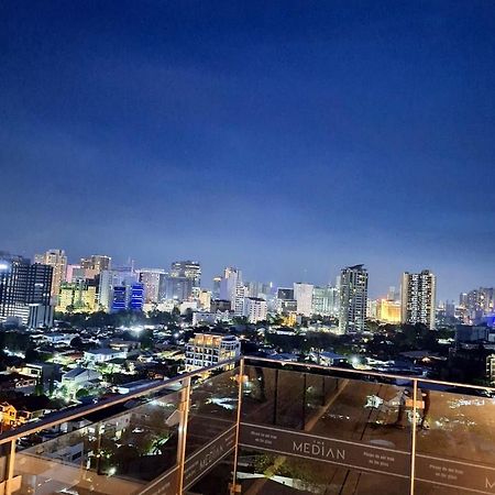 The Median Condominium Cebu Exterior photo