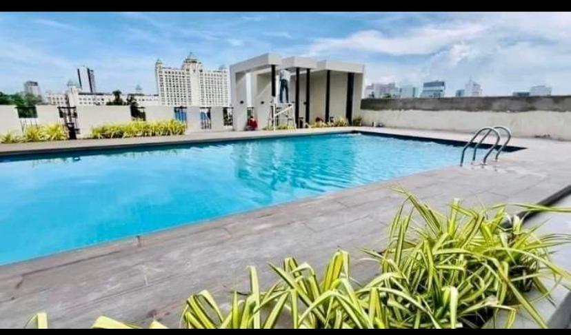 The Median Condominium Cebu Exterior photo